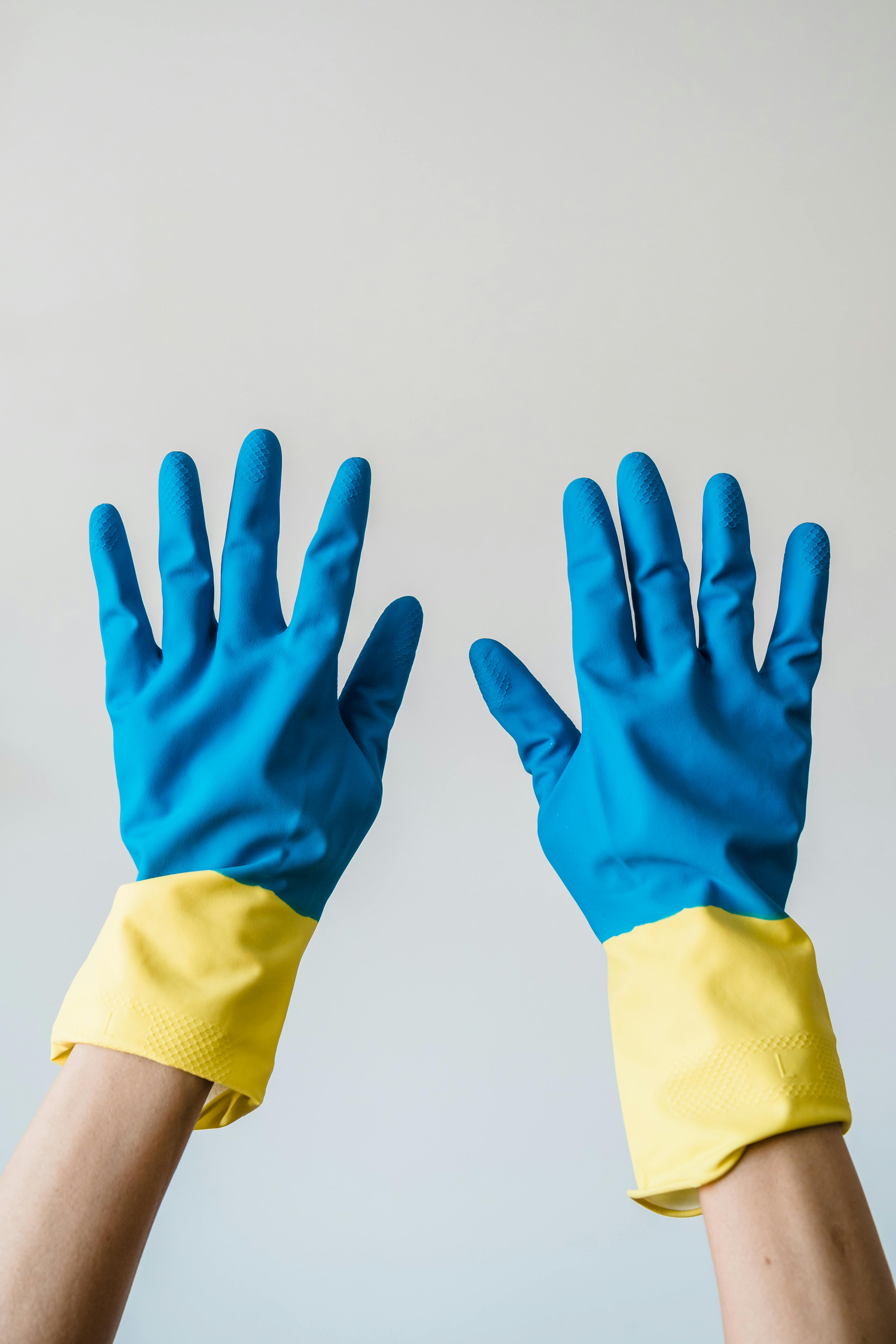 Protecting Hands from Oils and Solvents in Industrial Work